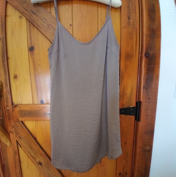 Layering Slip - Picture 1 of 3